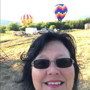 Meet your Posher, Donna raye